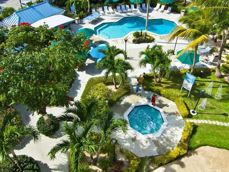 Hampton By Hilton Grand Cayman Seven Mile Beach George Town Exterior photo